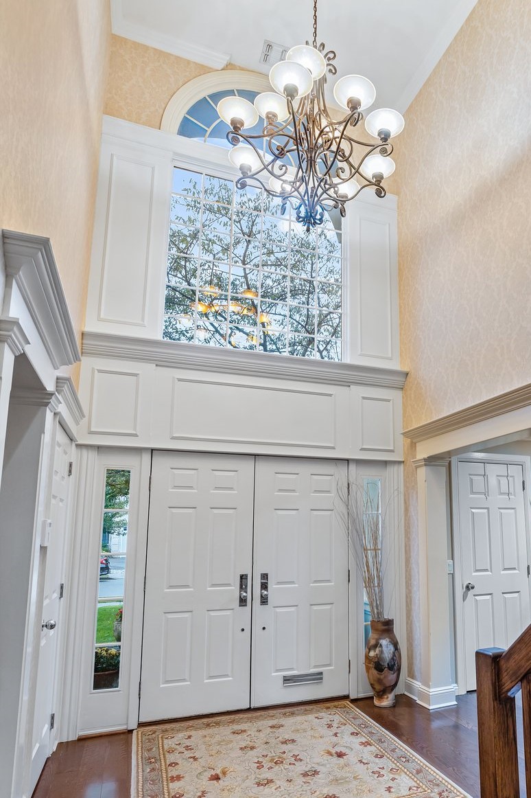 17 Horseshoe Lane Roslyn Heights, NY 11577